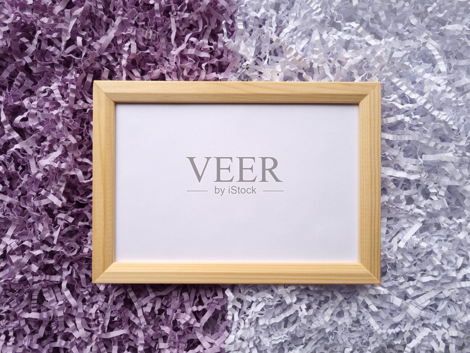 彩色背景上的木框照片摄影图片