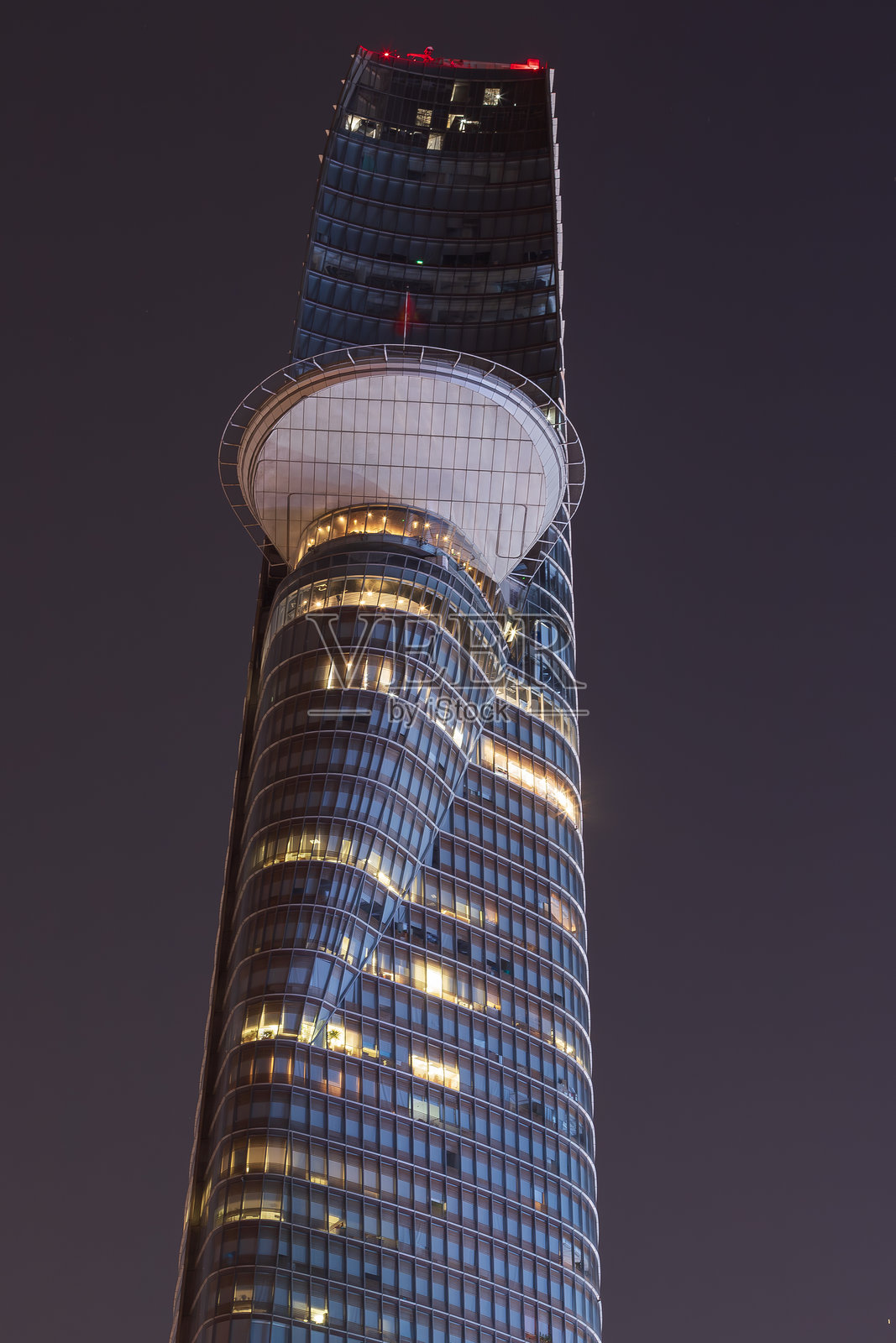 越南胡志明市（旧西贡）夜晚的景象照片摄影图片