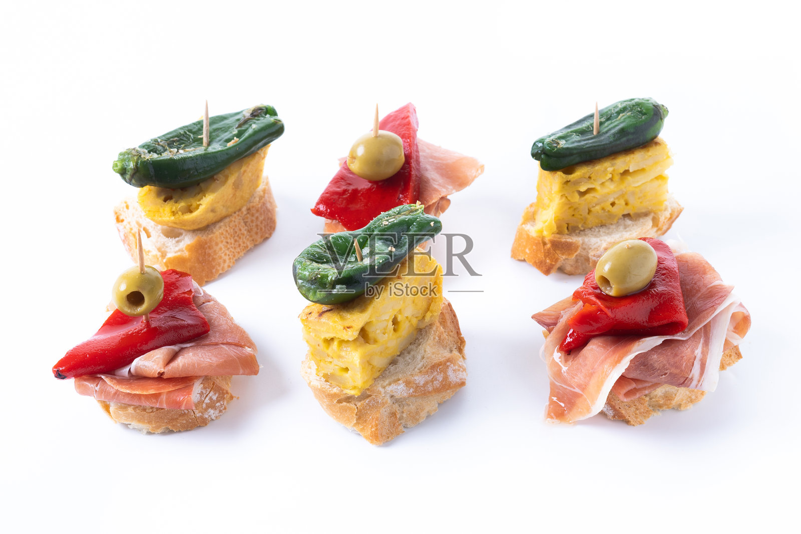 传统西班牙小吃拼盘，孤立在白色背景上照片摄影图片