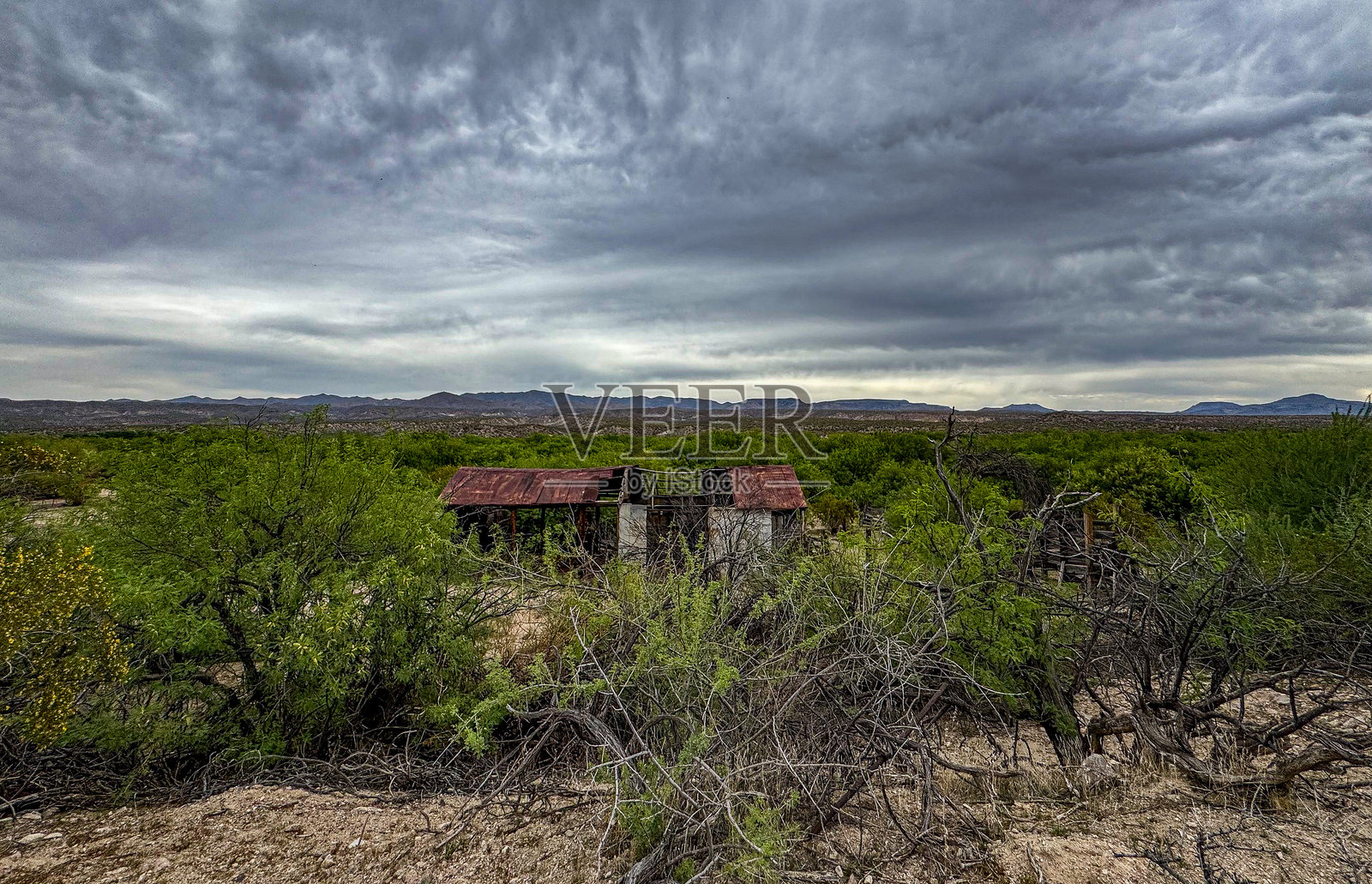 废弃的农舍照片摄影图片