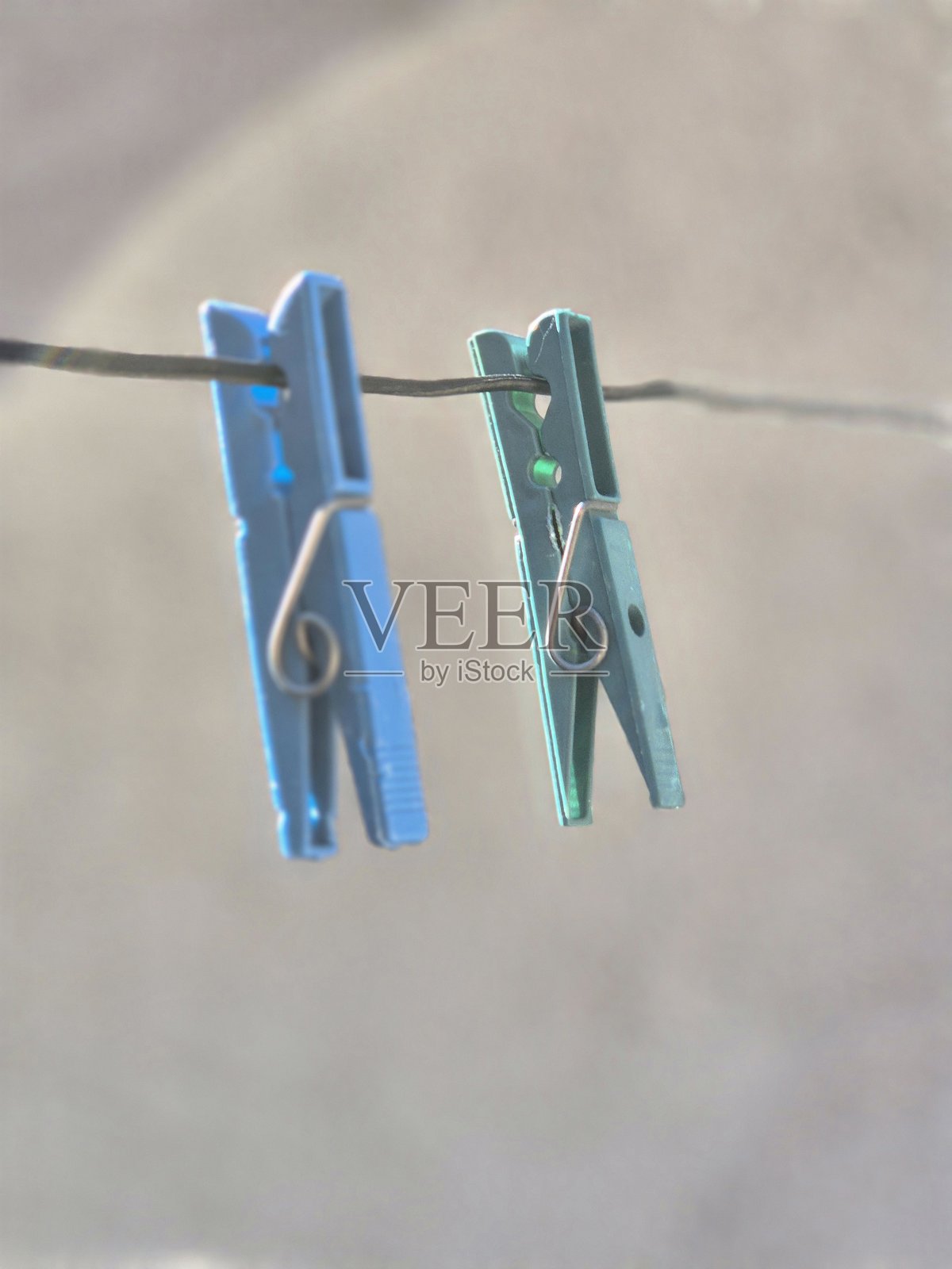 塑料夹子用于晾晒刚洗好的衣物照片摄影图片