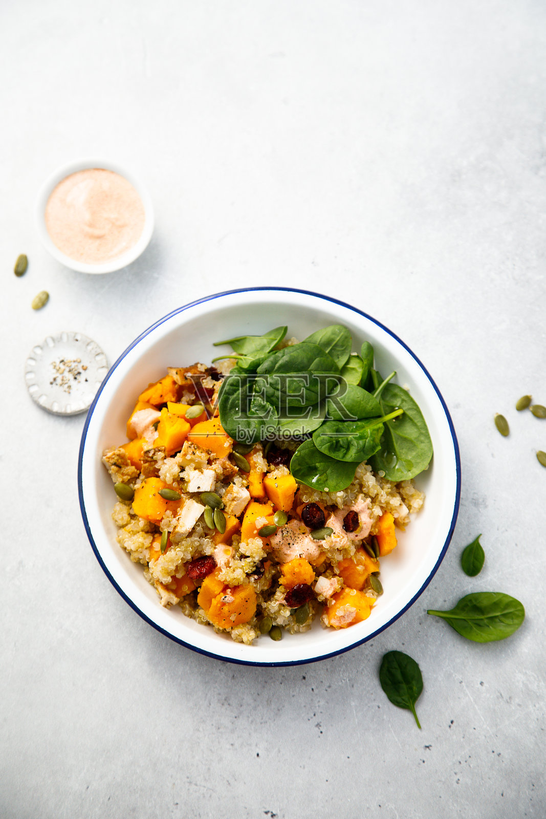 南瓜藜麦碗照片摄影图片