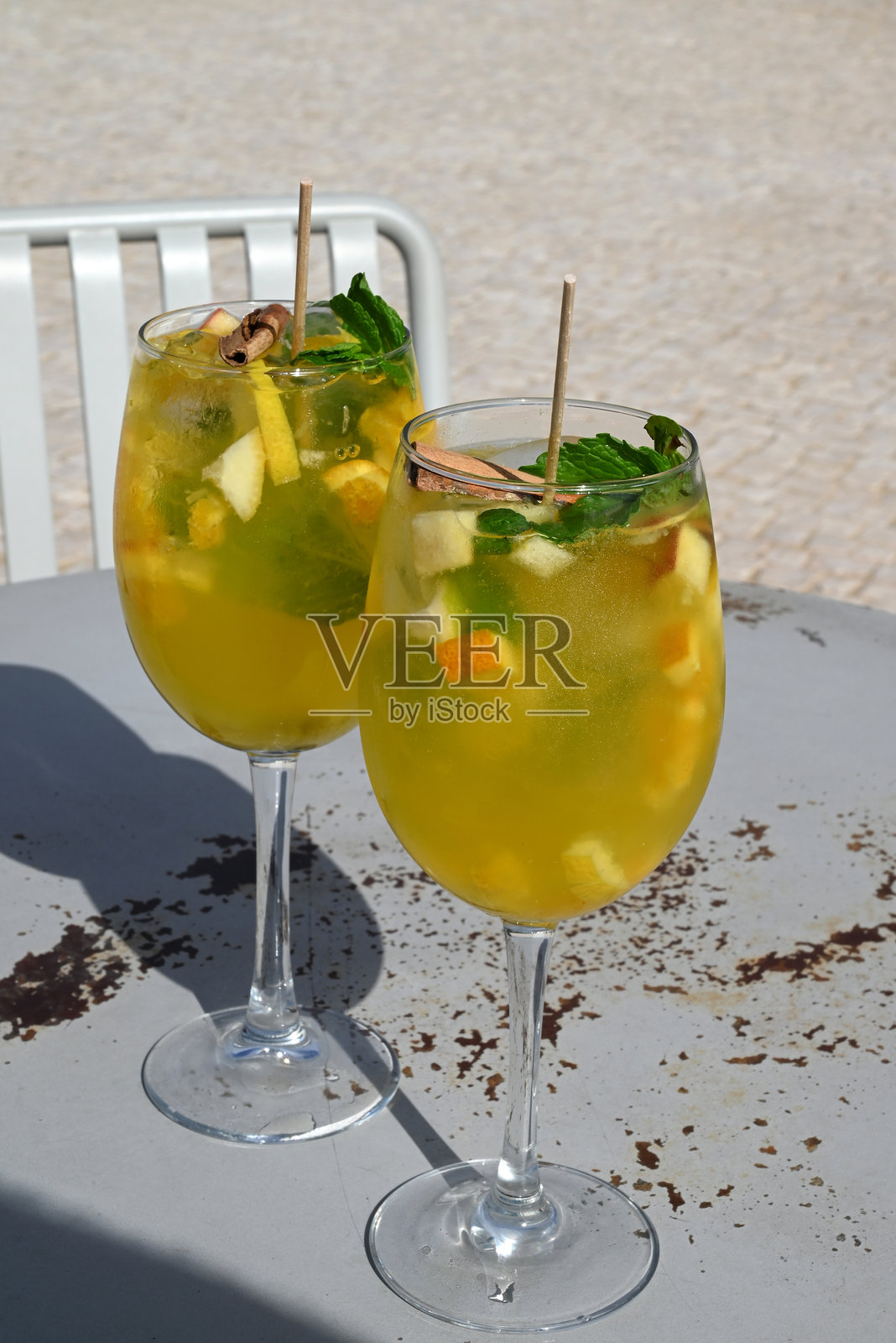 白色桑格利亚酒照片摄影图片