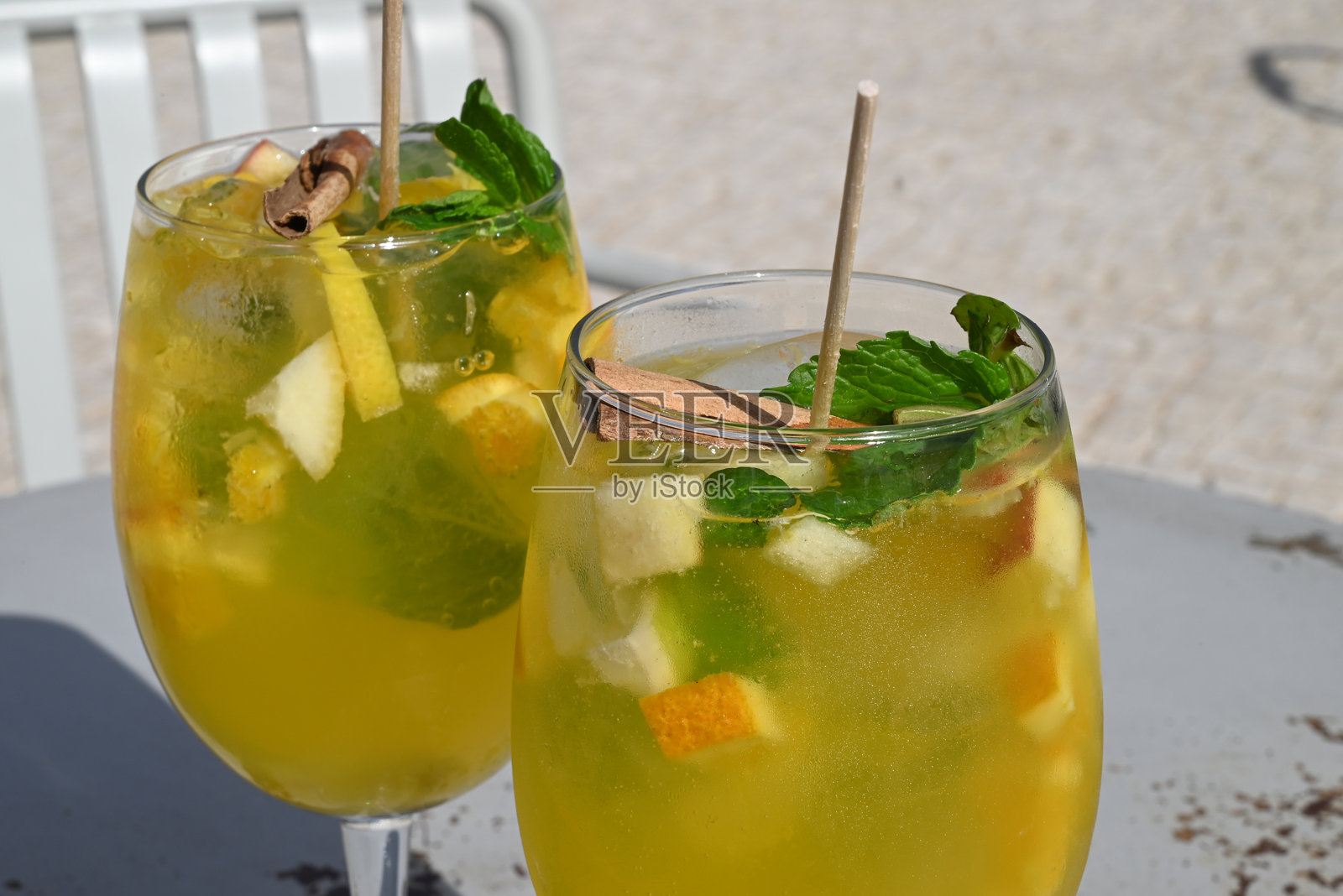 白色桑格利亚酒照片摄影图片