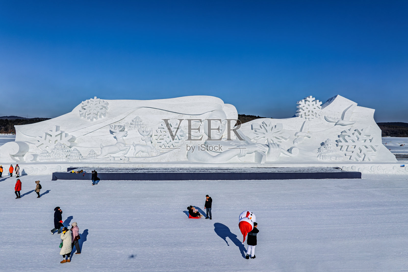 中国长春：净月潭雪世界体验冰雪的乐趣照片摄影图片