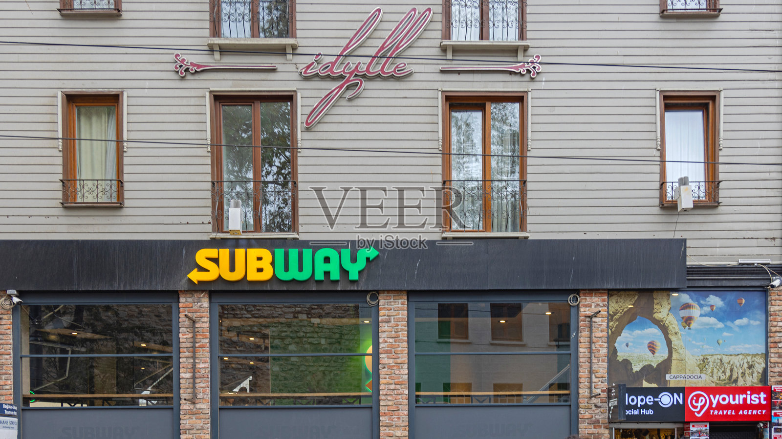 伊斯坦布尔的地铁三明治照片摄影图片