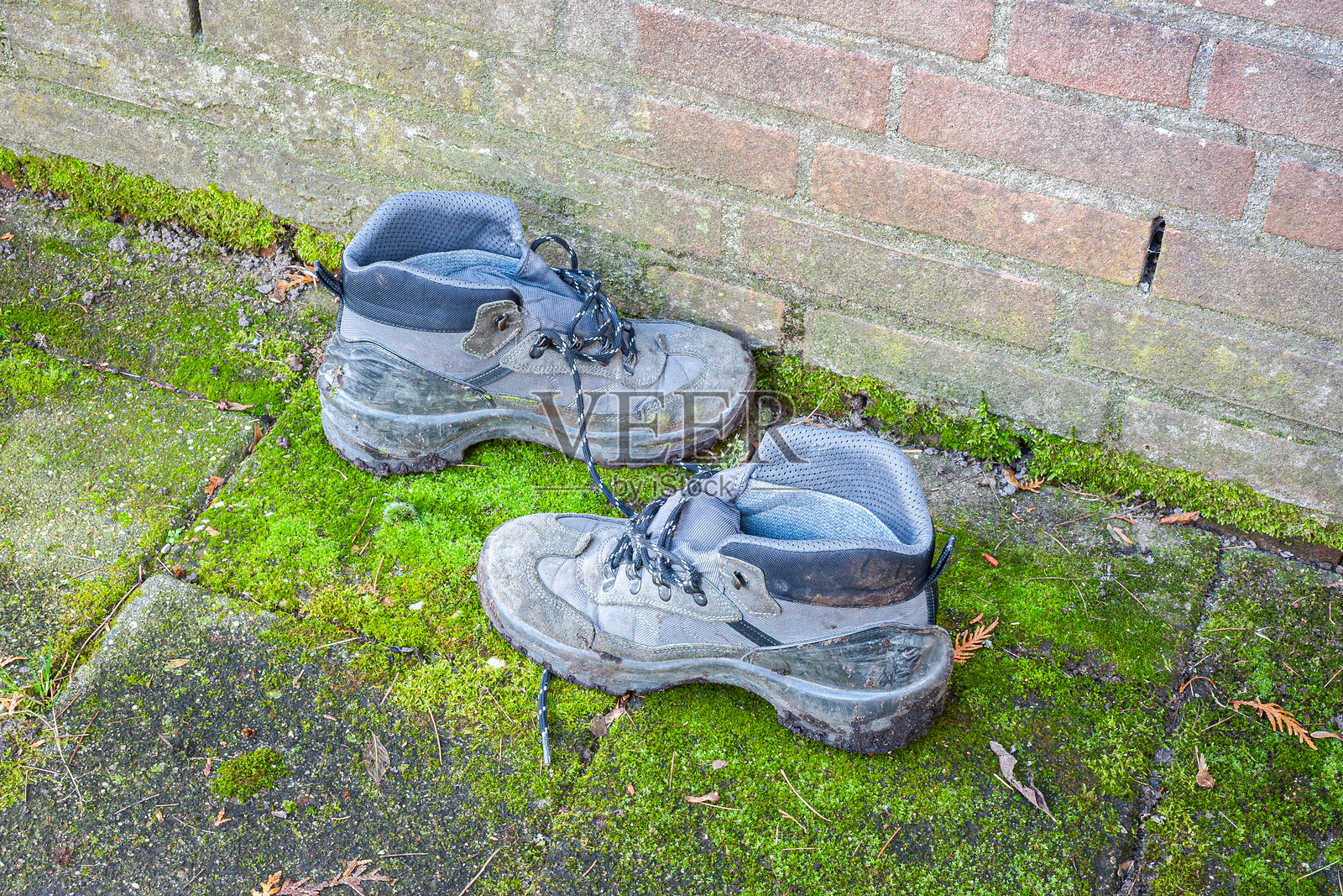 一双工作靴照片摄影图片