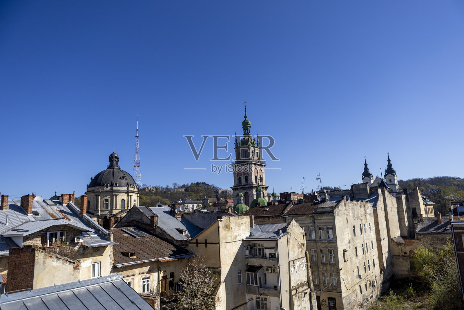利沃夫老城区中心的景观照片摄影图片