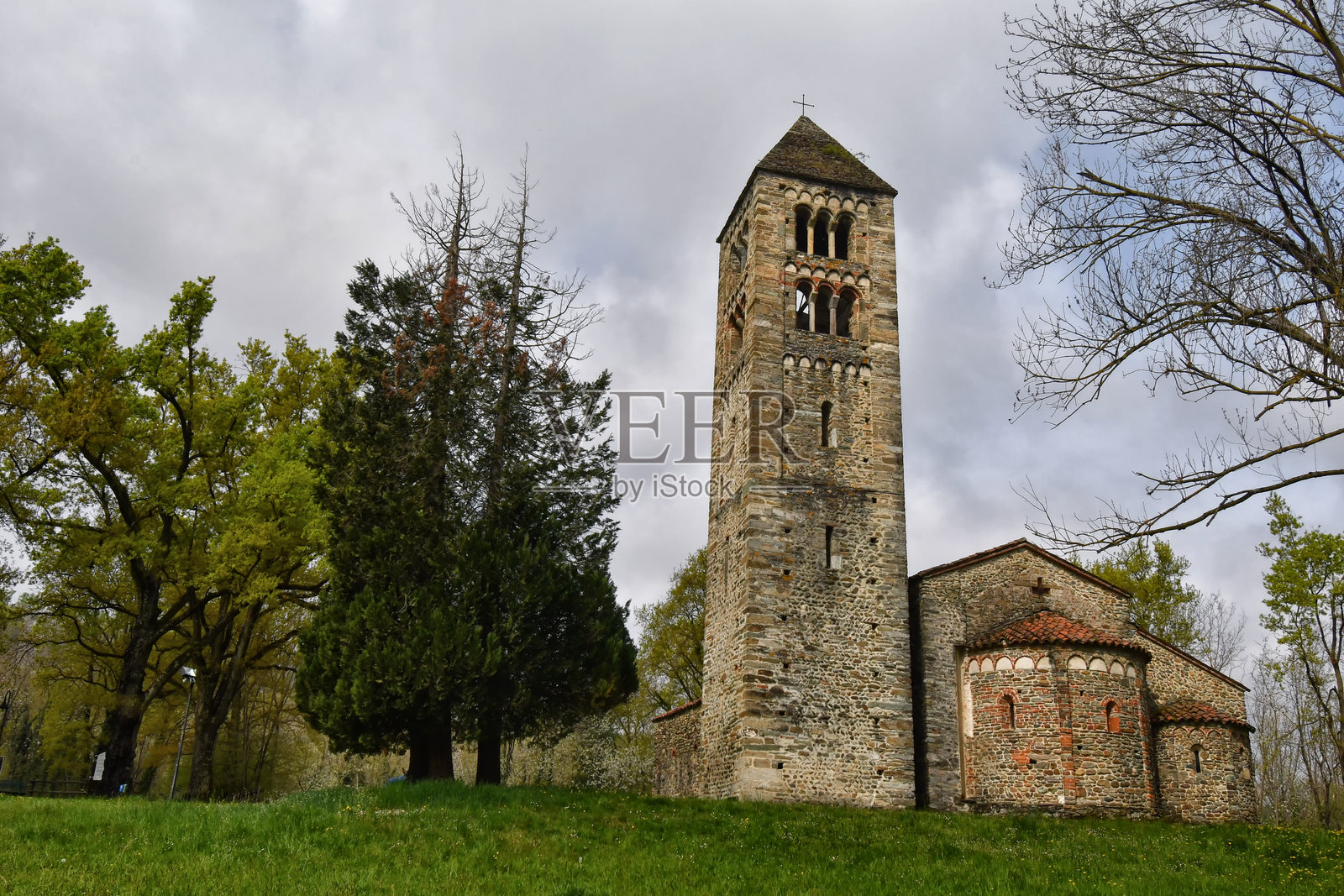 圣塞孔多教堂照片摄影图片