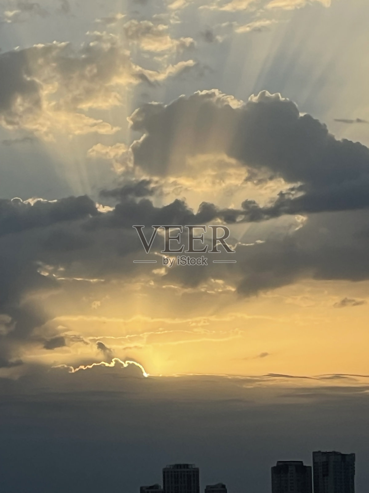 城市中的美丽日落与日出照片摄影图片