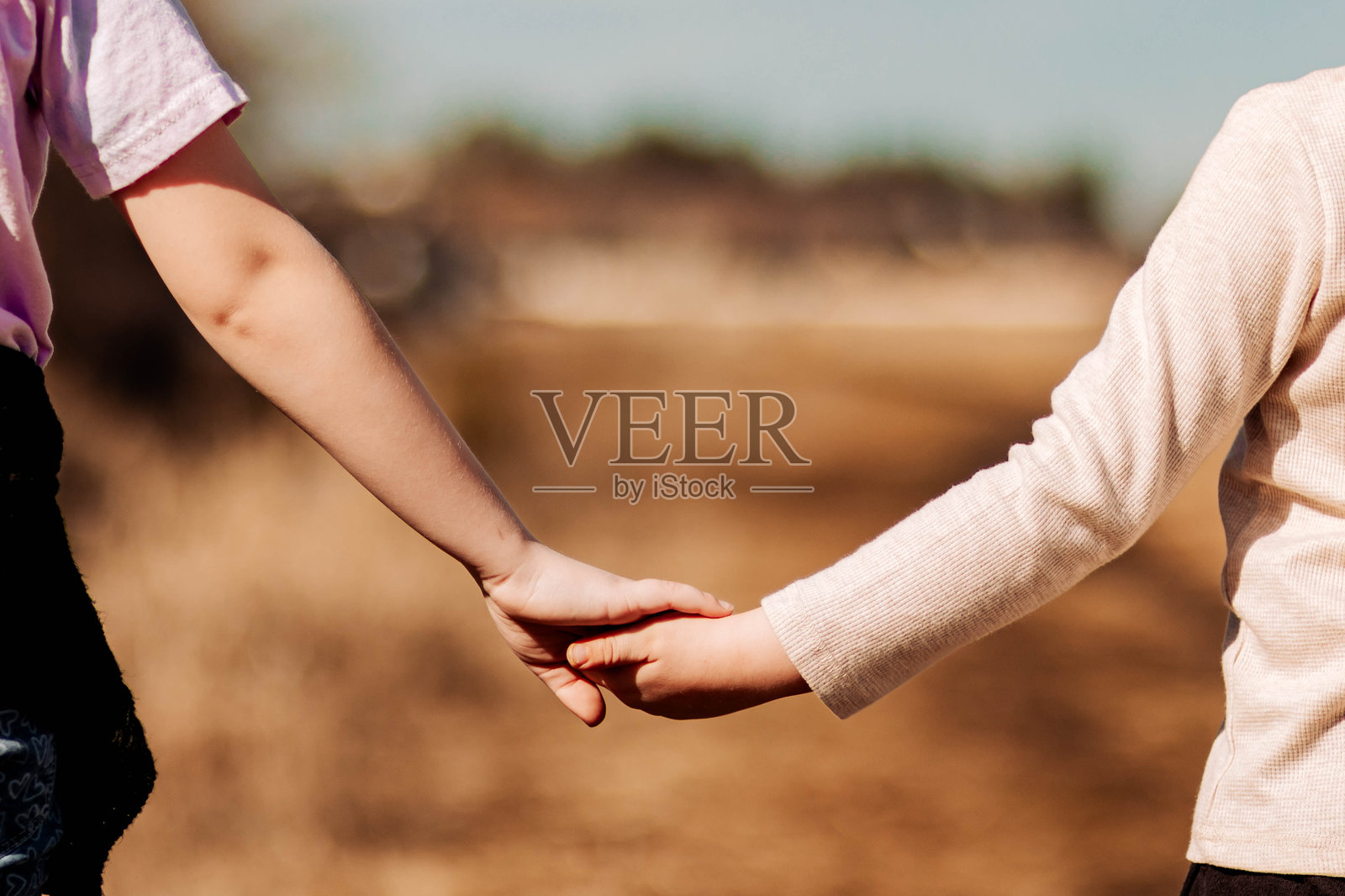 牵手照片摄影图片