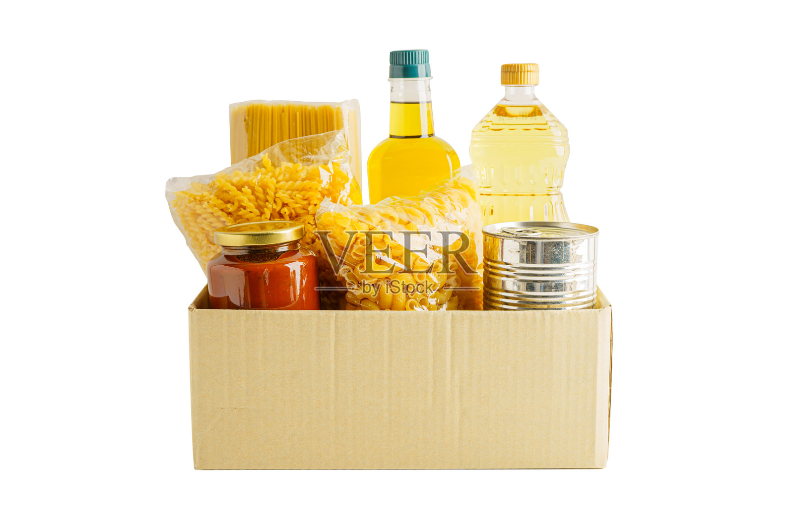 捐赠箱中的食品，白色背景，带有抠图路径。照片摄影图片