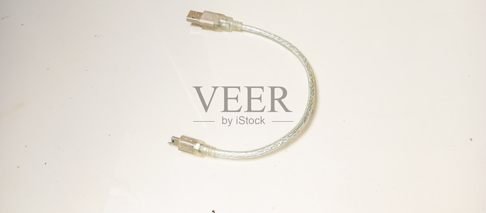 陶瓷隔离移动电话充电器照片摄影图片