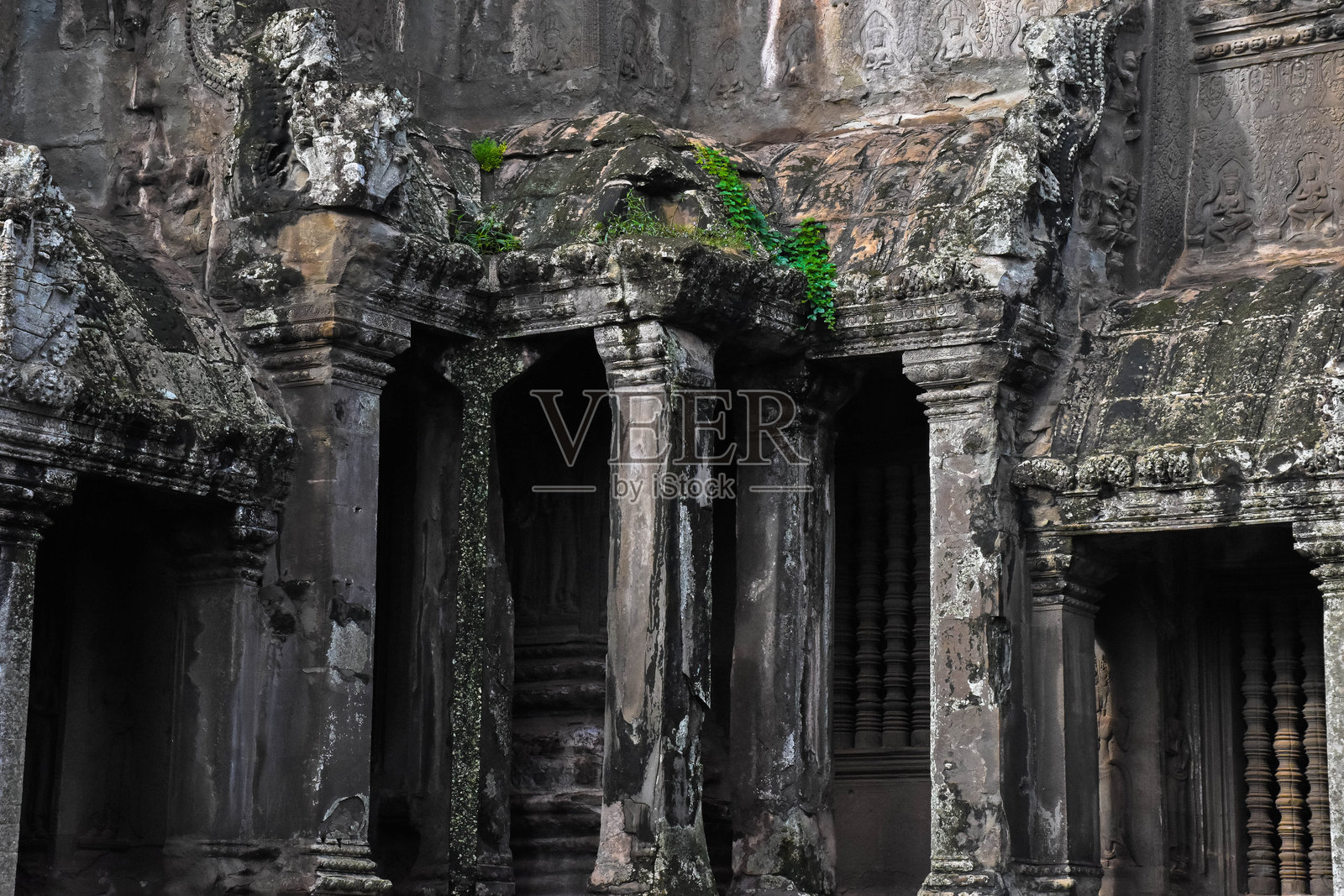 吴哥窟寺庙的内部景观照片摄影图片