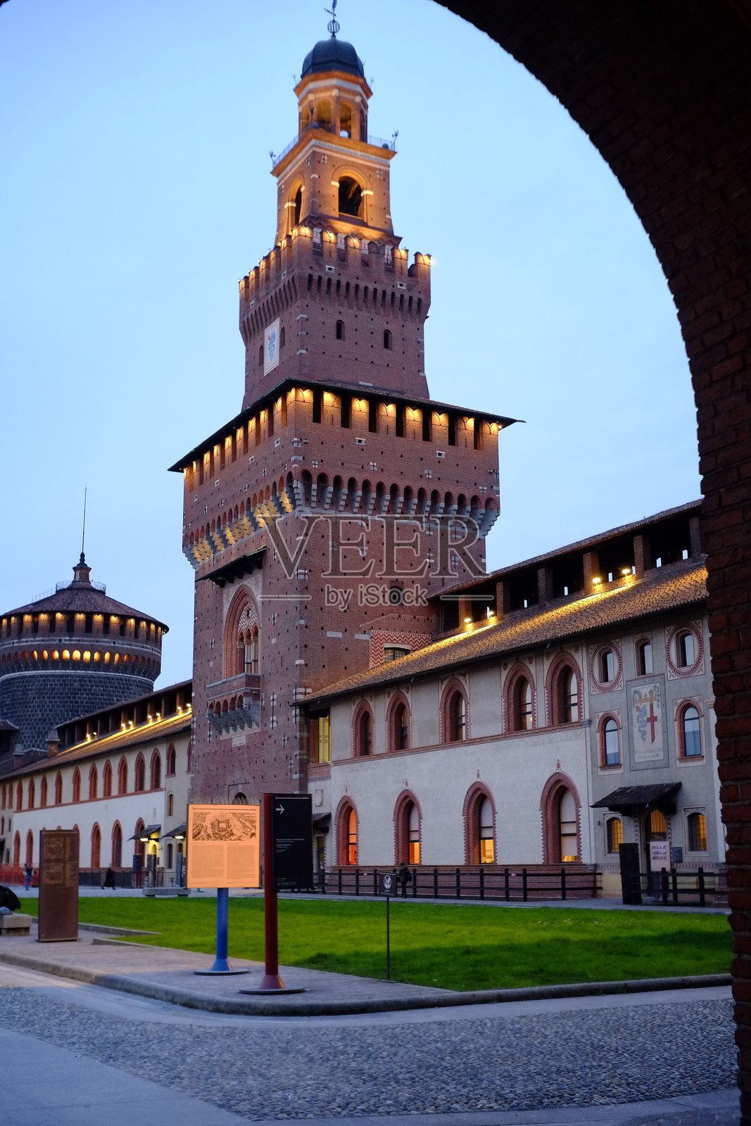 米兰 - 城堡 - 菲拉雷特塔照片摄影图片