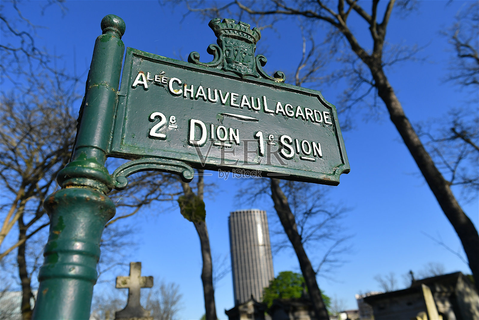 巴黎蒙帕纳斯公墓，法国。照片摄影图片