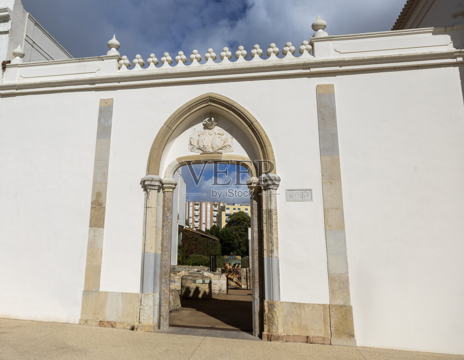 塞图巴尔街耶稣修道院入口照片摄影图片