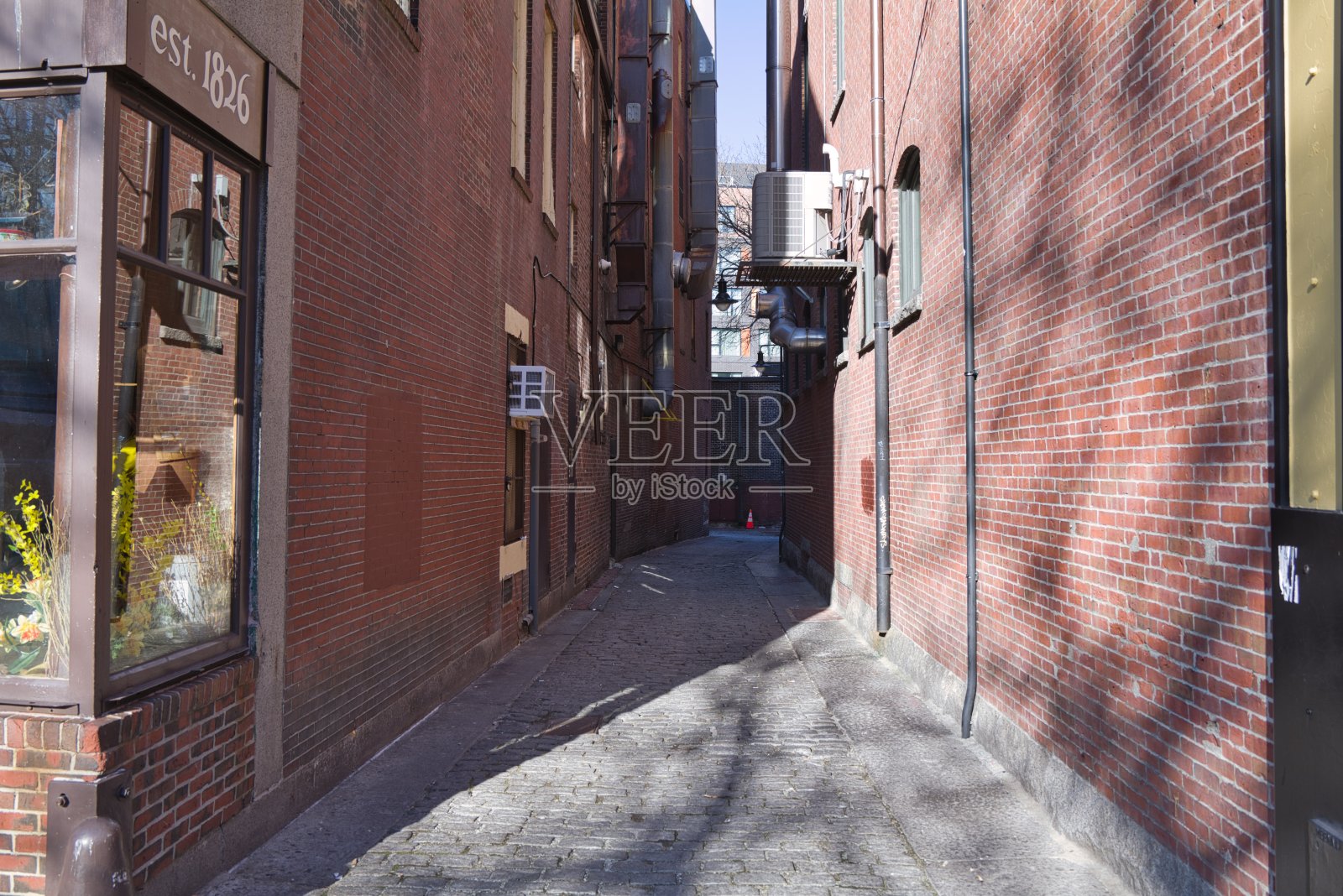 波士顿的一条狭窄街道照片摄影图片