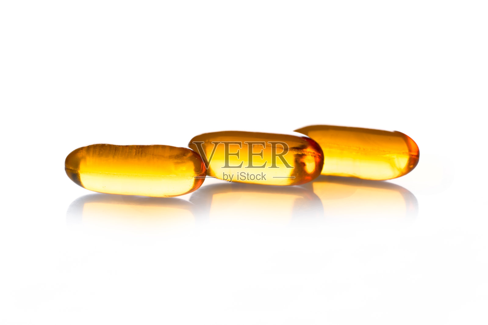 含有Omega 3鱼油胶囊的膳食补充剂照片摄影图片