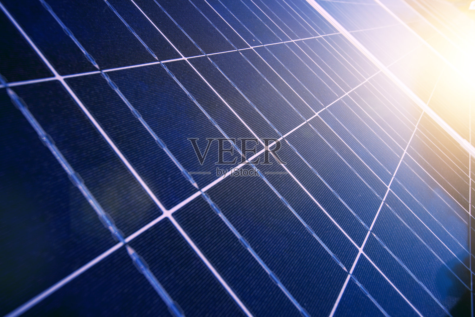 可再生能源来源：太阳能电池板照片摄影图片