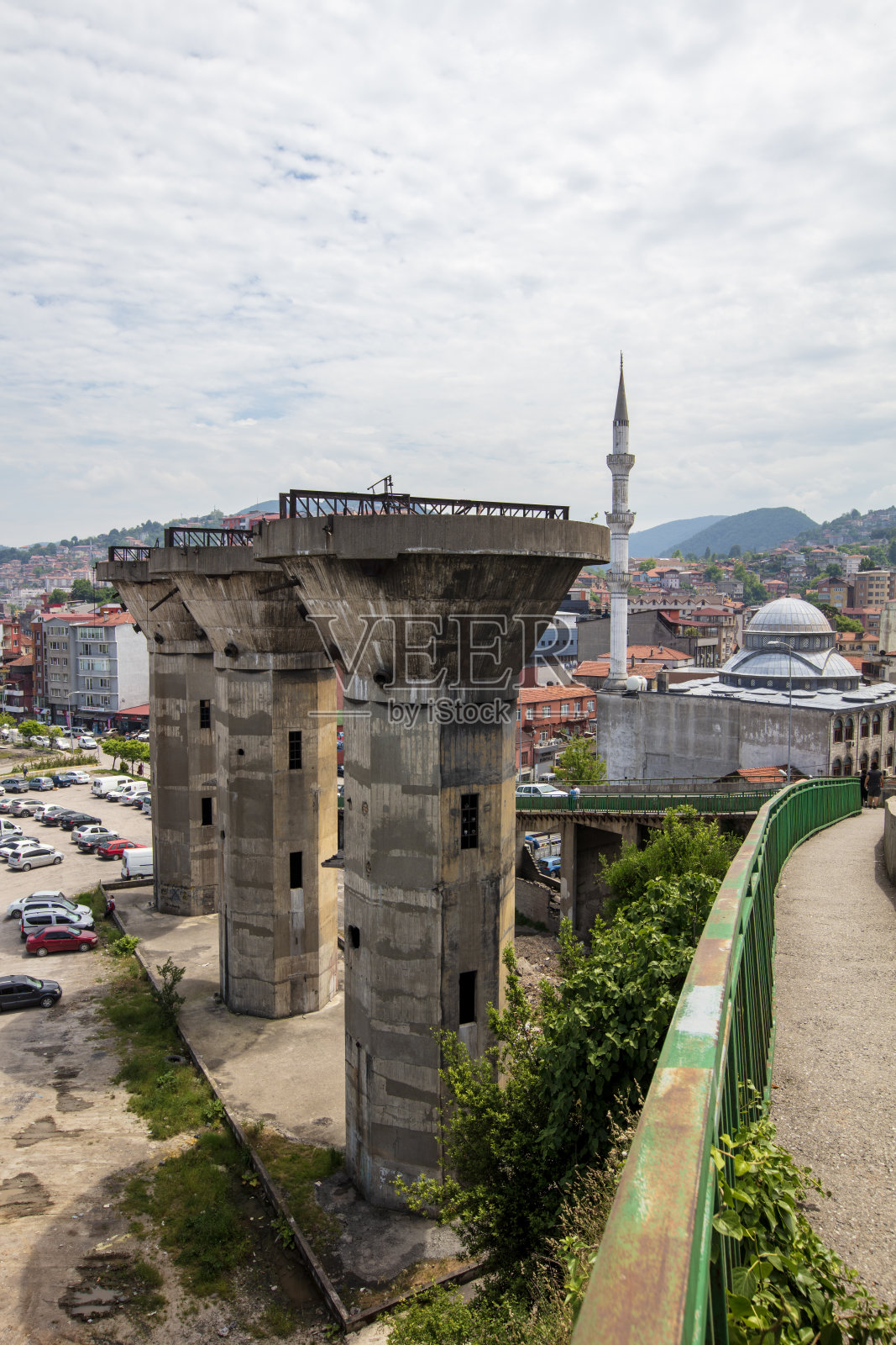 土耳其宗古尔达克市中心全景。照片摄影图片