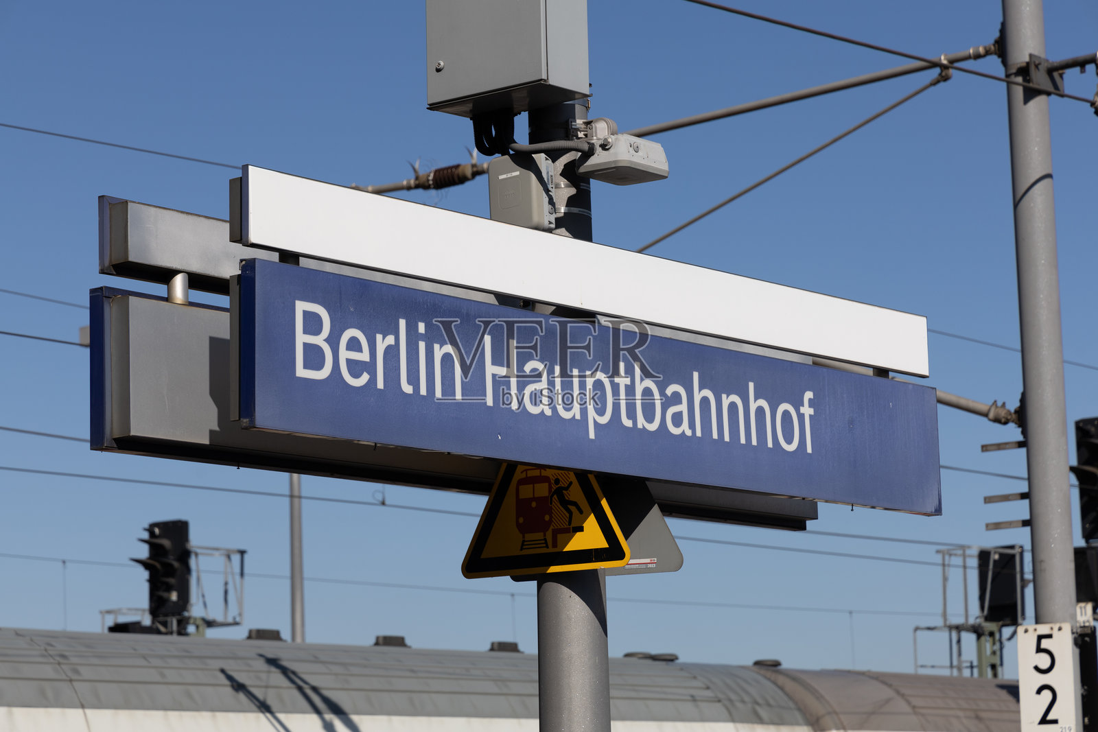 柏林中央火车站标志的特写照片摄影图片