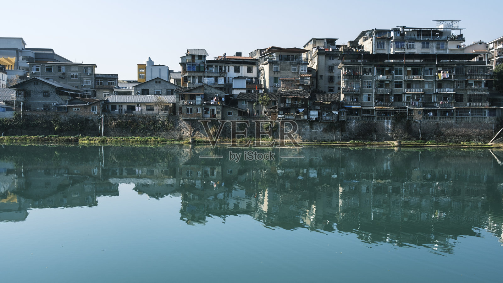河边老城照片摄影图片