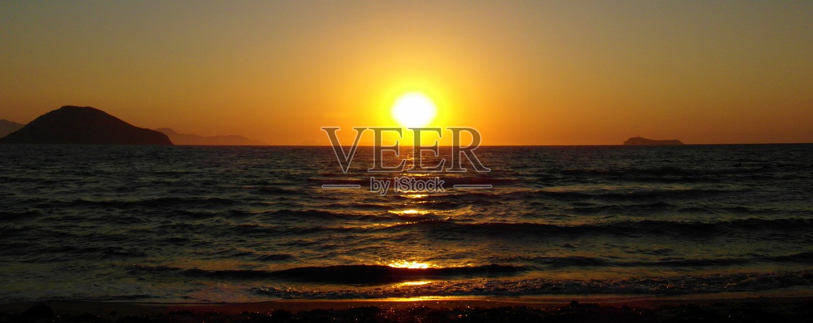 土耳其图尔古特雷伊斯海岸线上的美丽日落照片摄影图片