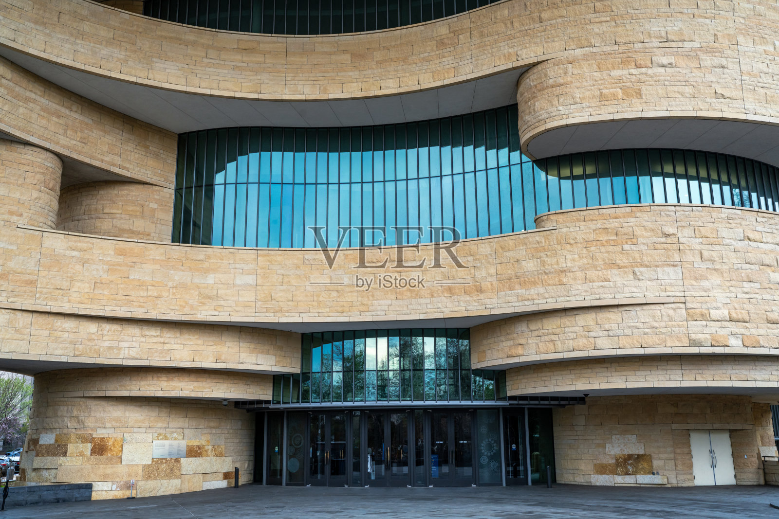 华盛顿特区史密森尼国家原住民博物馆的入口照片摄影图片