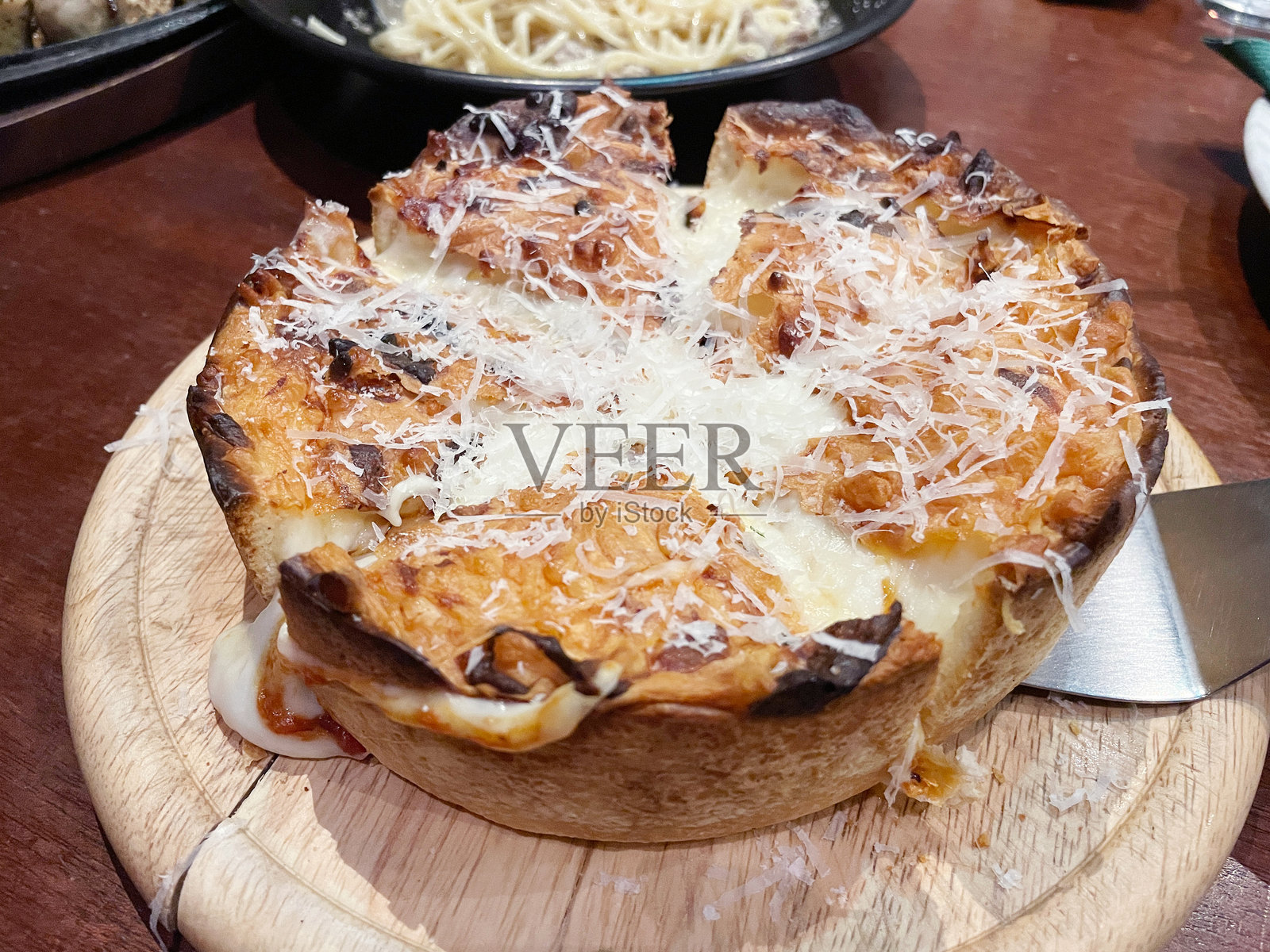 深盘比萨（芝加哥风格比萨）照片摄影图片