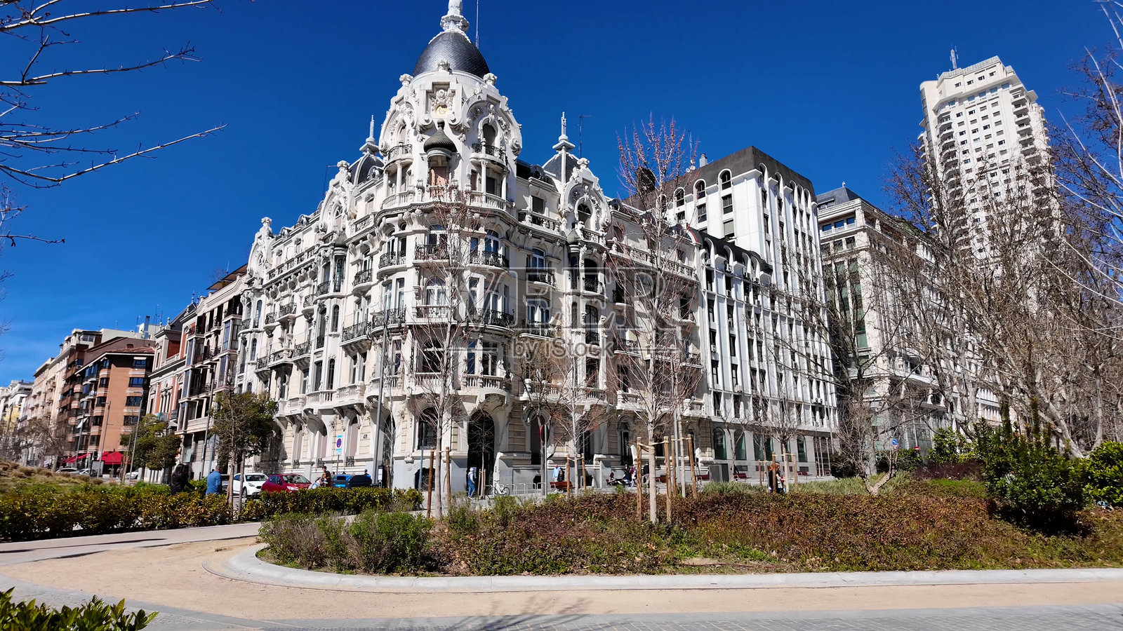 马德里社区的马德里天际线风景。照片摄影图片