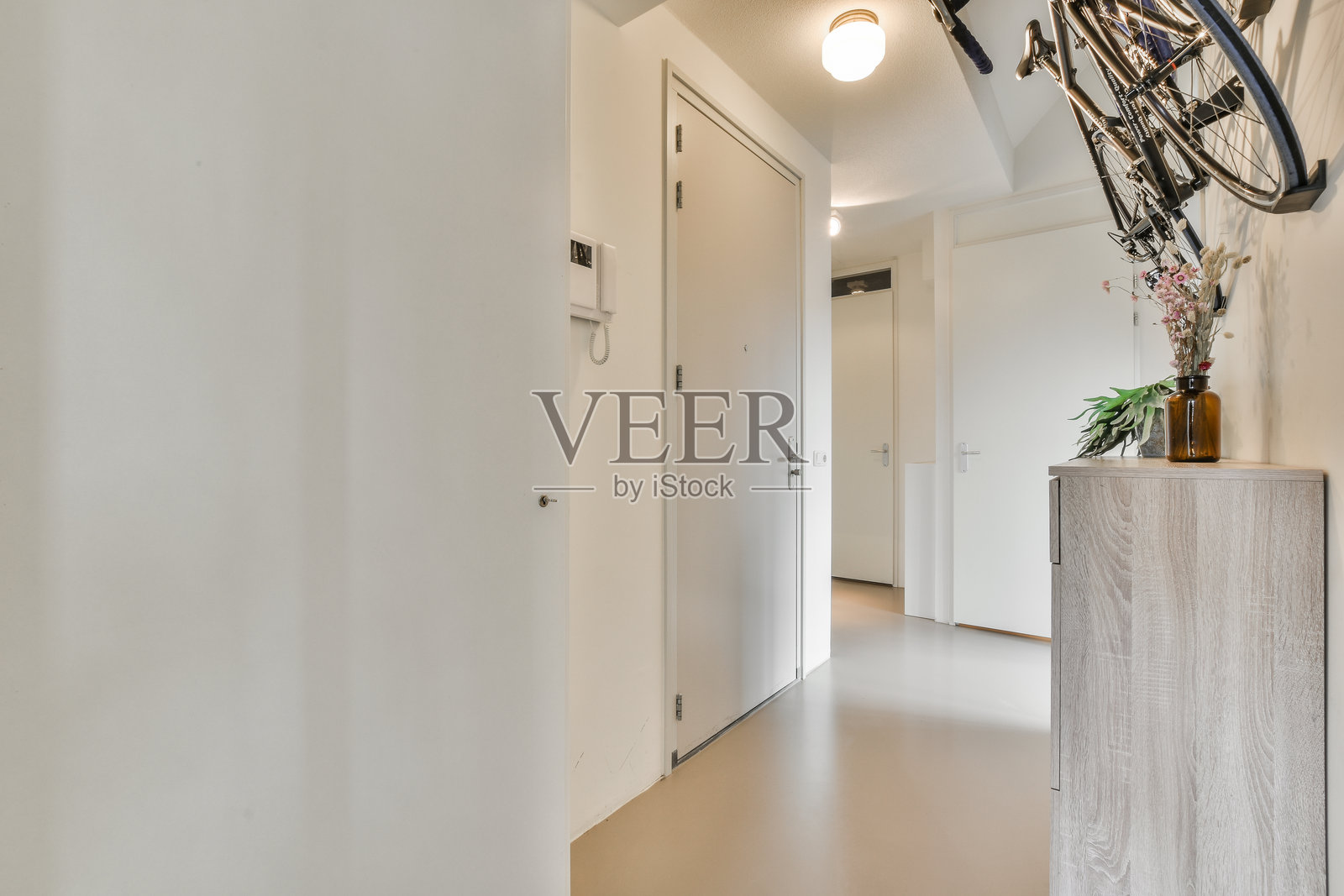 漫长的空荡走廊照片摄影图片