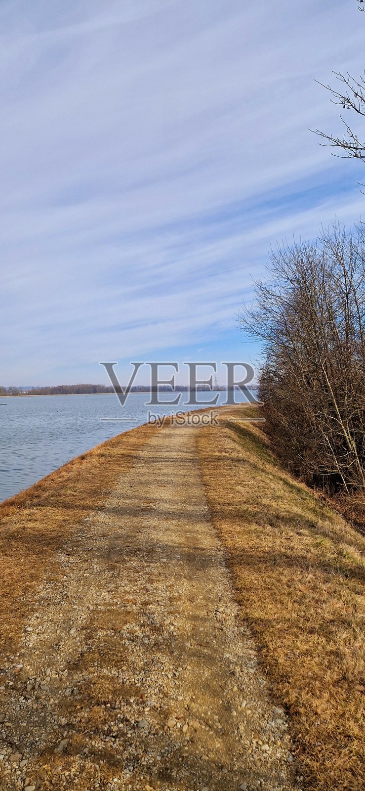 巴伐利亚的兰茨胡特 - 水库照片摄影图片