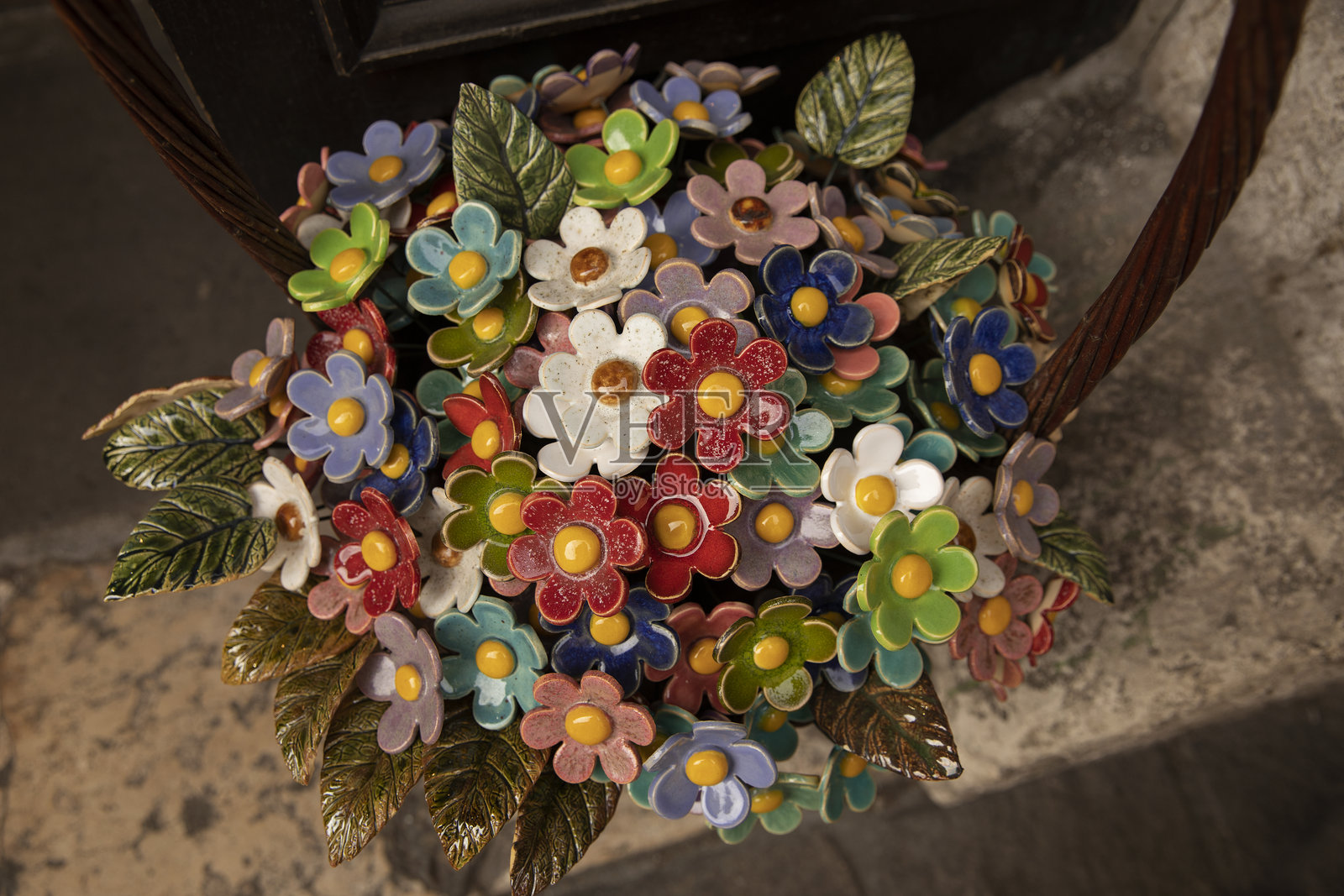 多彩的瓷花花束用于室内装饰照片摄影图片