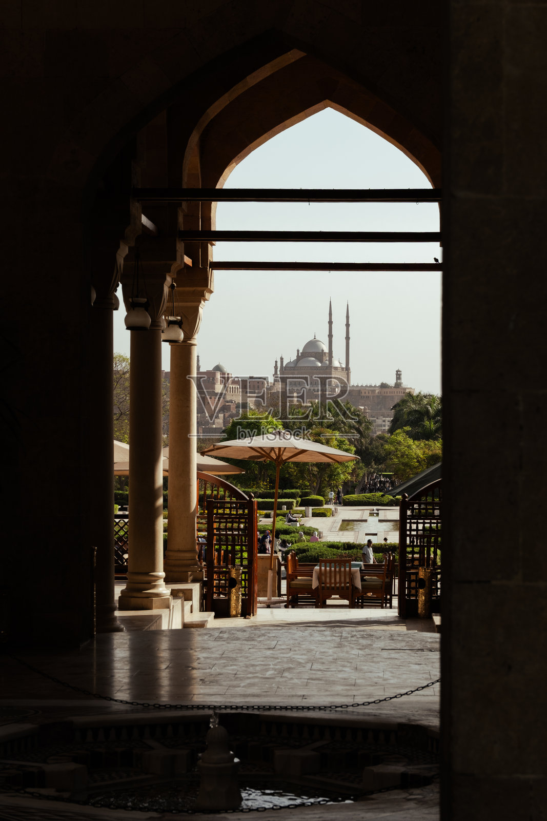 穆罕默德·阿里清真寺和开罗城堡。从阿尔阿兹哈尔公园的视角。开罗的全景，埃及照片摄影图片