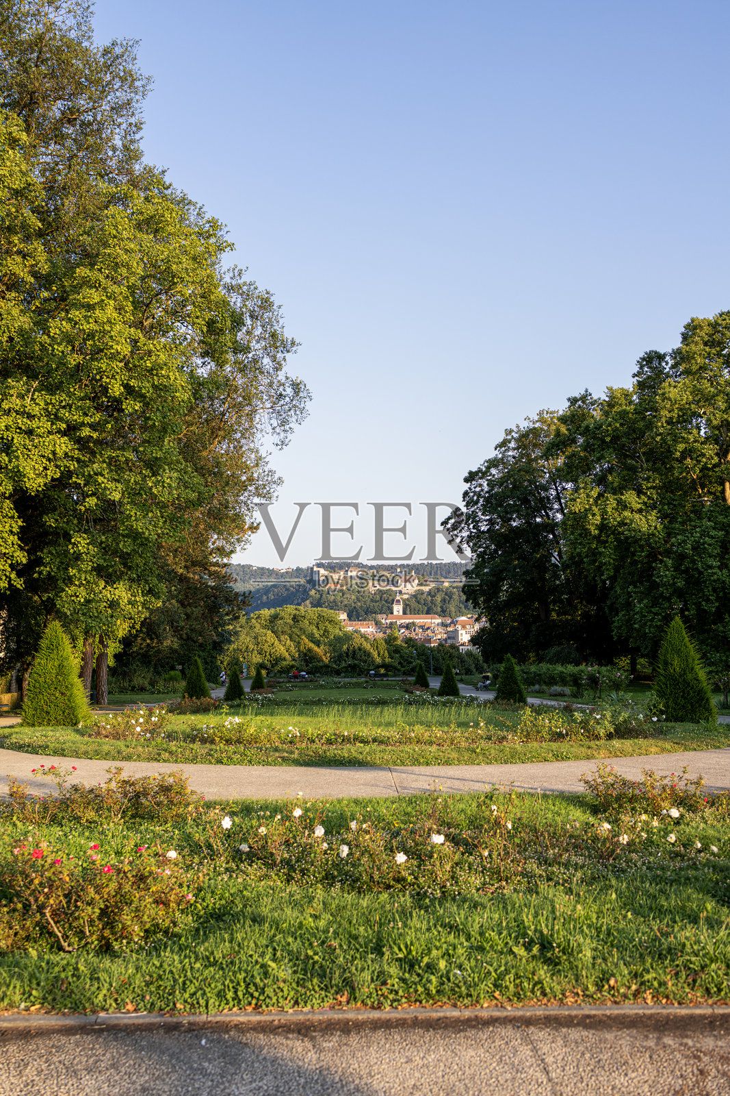 从法兰基根大道俯瞰贝桑松照片摄影图片