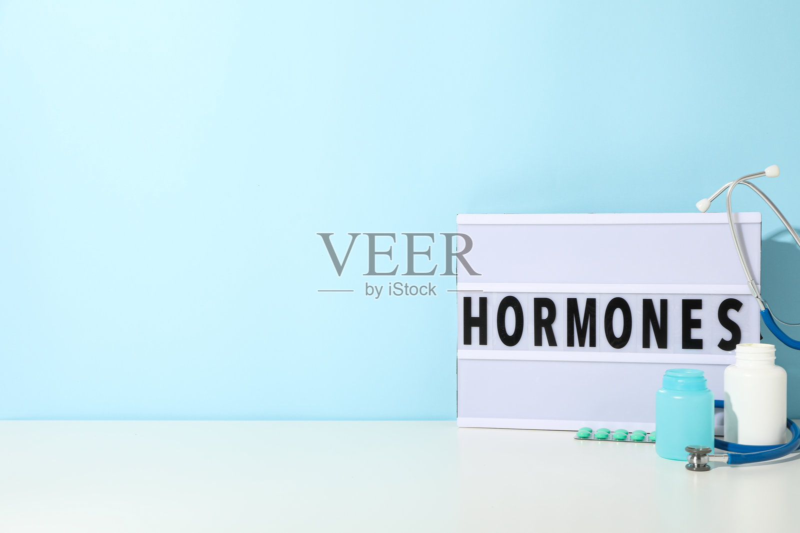 激素药物治疗的概念。照片摄影图片