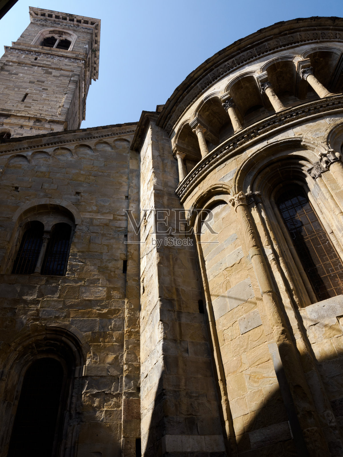 意大利贝尔加莫的中世纪大教堂景观照片摄影图片