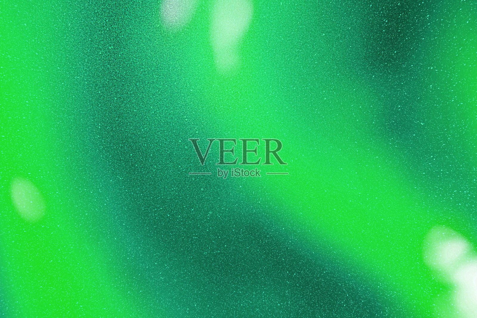 绿色黑色闪光纹理抽象横幅背景，带有空间。闪烁的星星效果。像外太空、夜空、宇宙。生锈、粗糙的表面，颗粒感。照片摄影图片