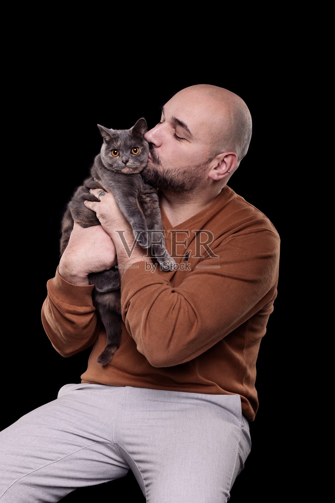 男人与猫照片摄影图片