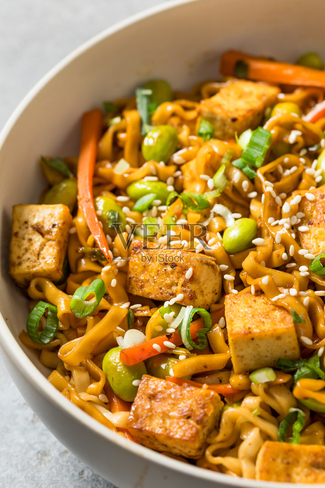 自制健康亚洲豆腐面条照片摄影图片