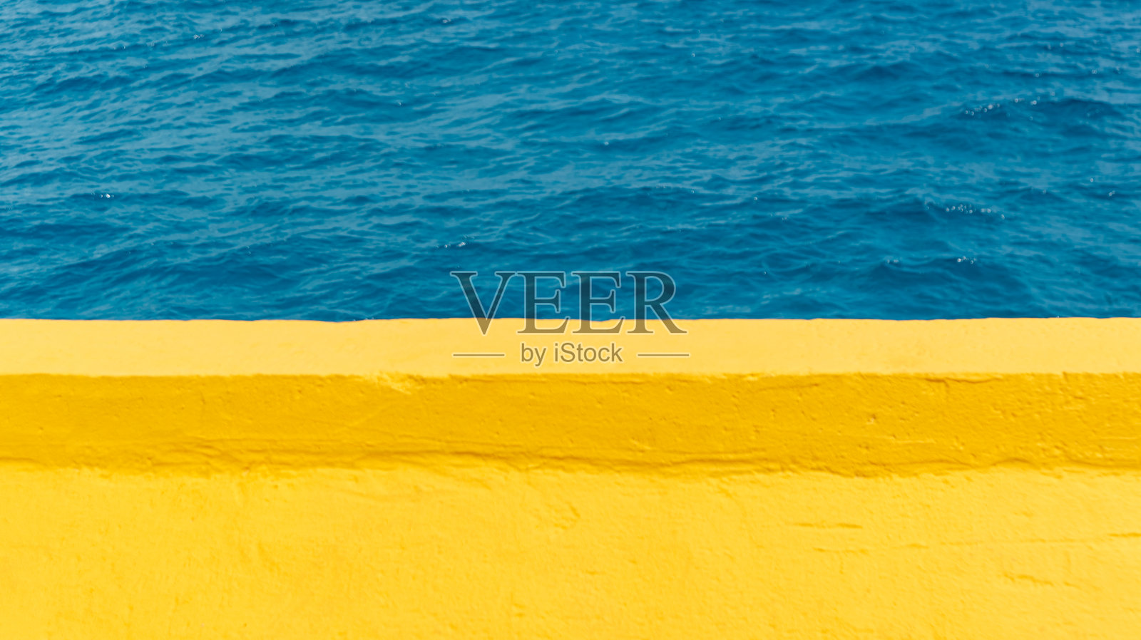 美丽的蓝色海水潮汐照片摄影图片