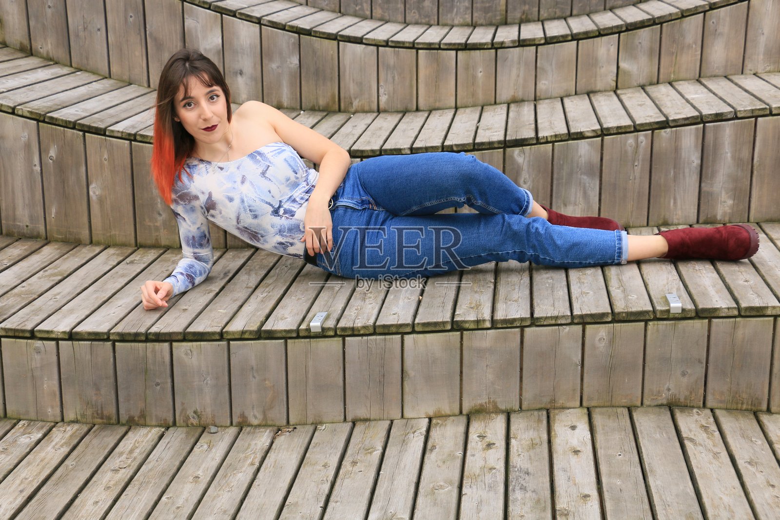 木制长椅照片摄影图片