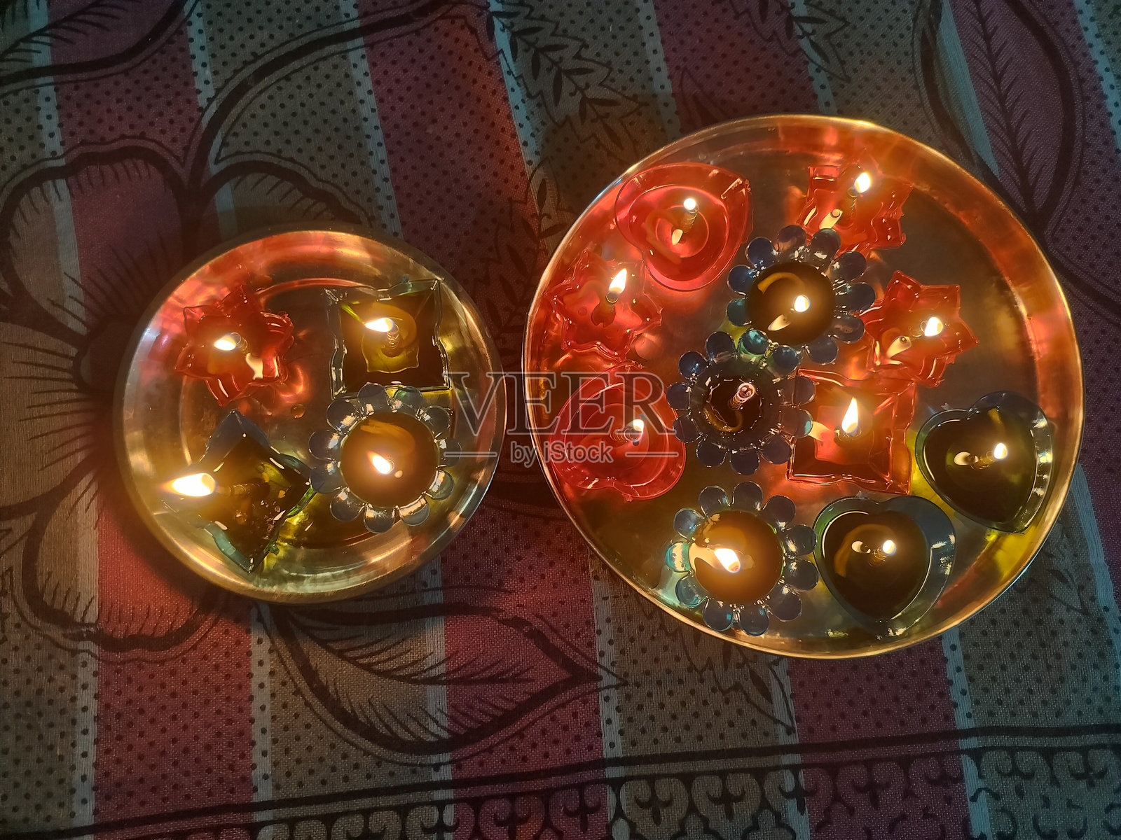 印度喜马偕尔邦的排灯节庆祝活动中的传统灯饰 02照片摄影图片