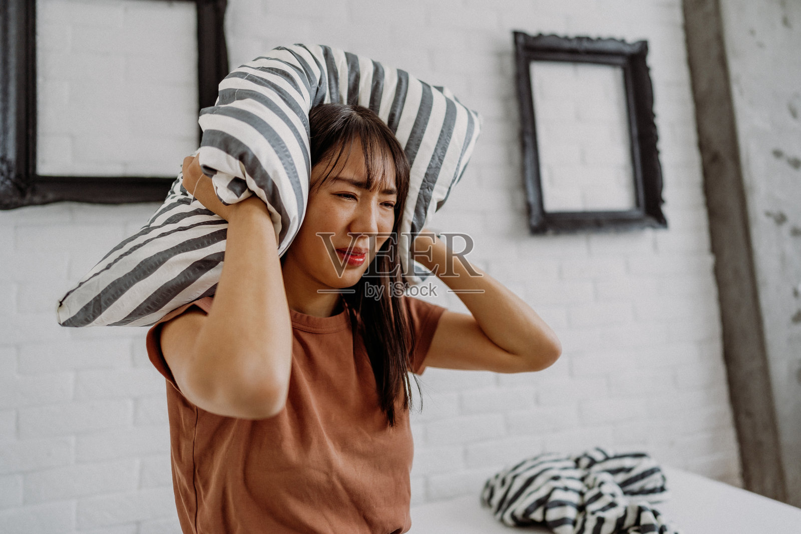 邻居制造噪音照片摄影图片