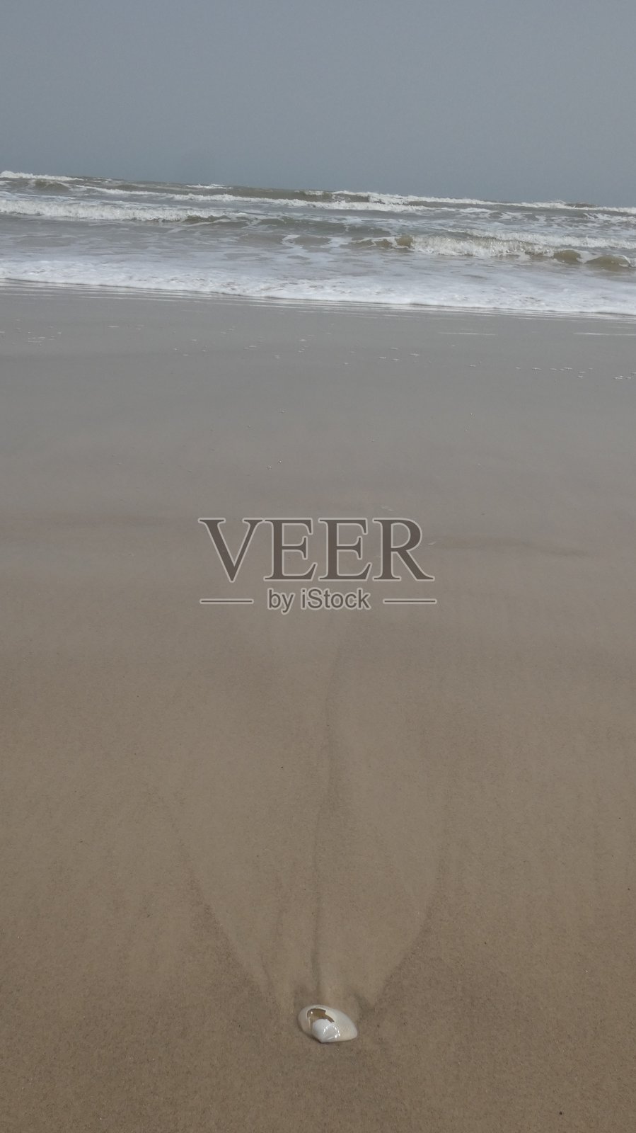 海滩上的宁静与安详照片摄影图片