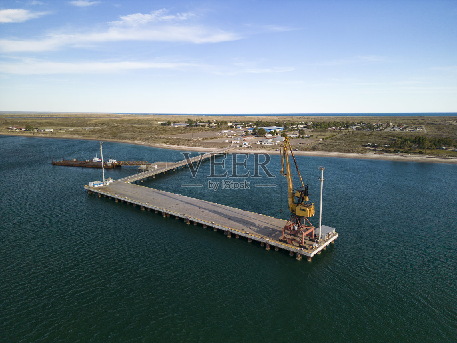 港口的起重机照片摄影图片