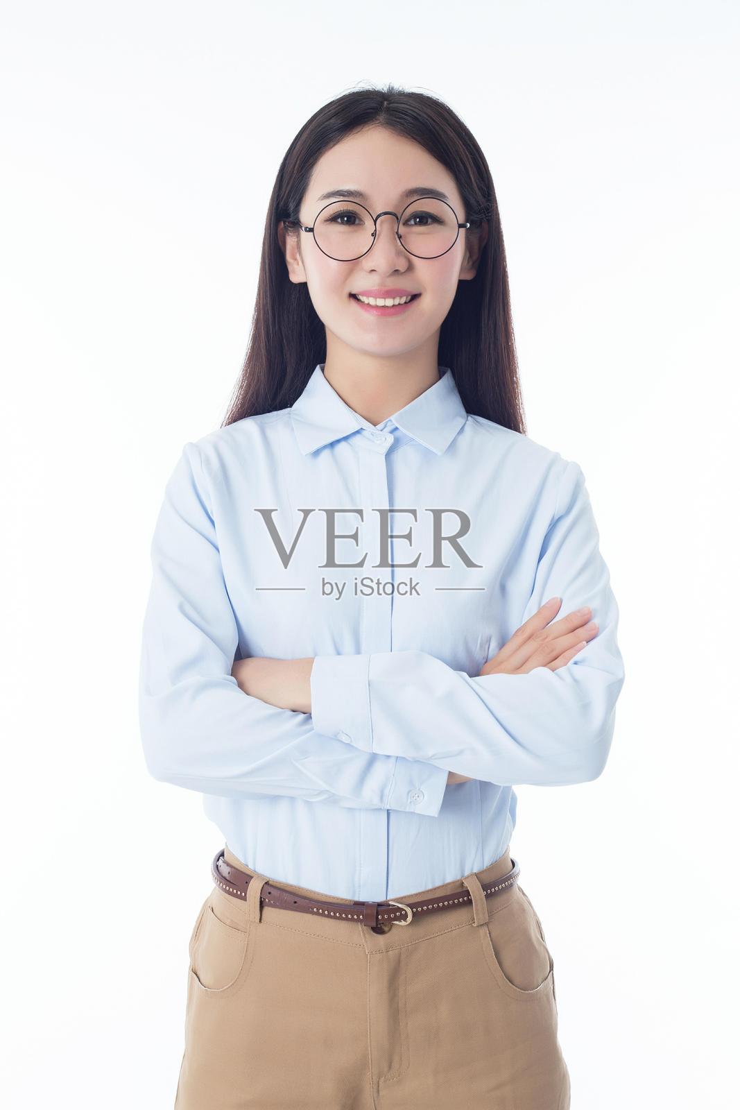 年轻亚洲女商人微笑的肖像照片摄影图片