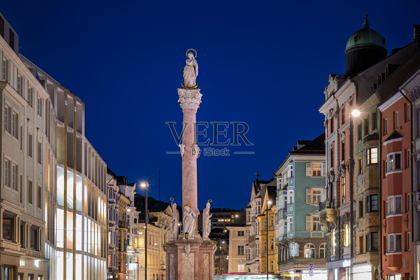 因斯布鲁克夜景照片摄影图片