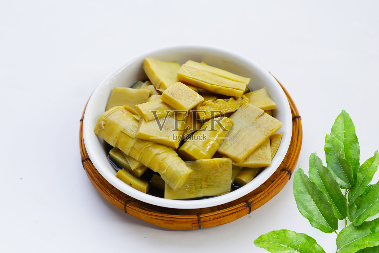 竹笋与三角枫汁照片摄影图片